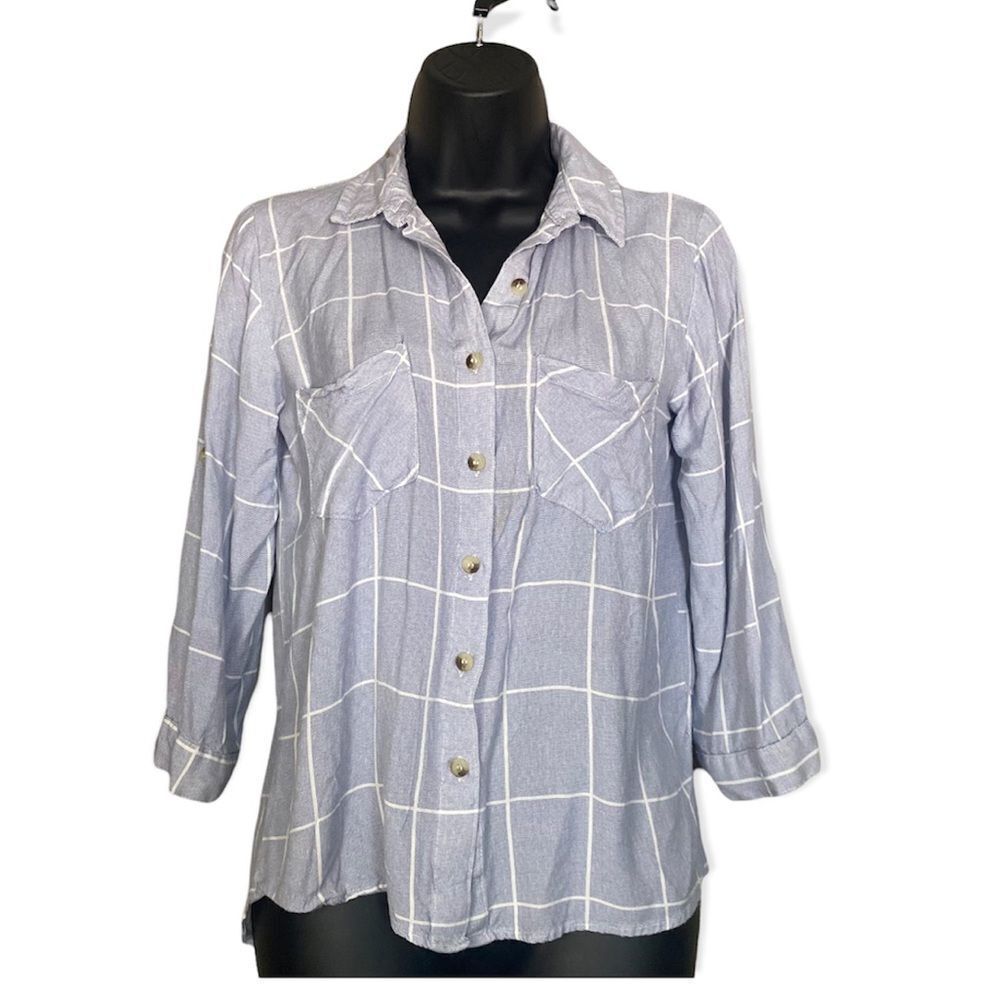SIM & Sam Blue Plaid Button down 3/4 sleeves hi-low blouse